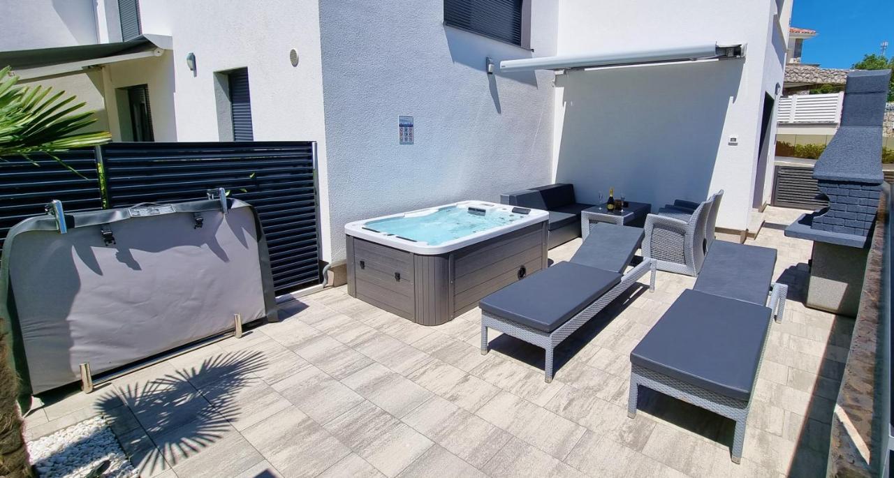 Bartol Luxury Apartments Krk Croatia, With Own Hot Tub - Whirlpool Krk Town Exterior foto