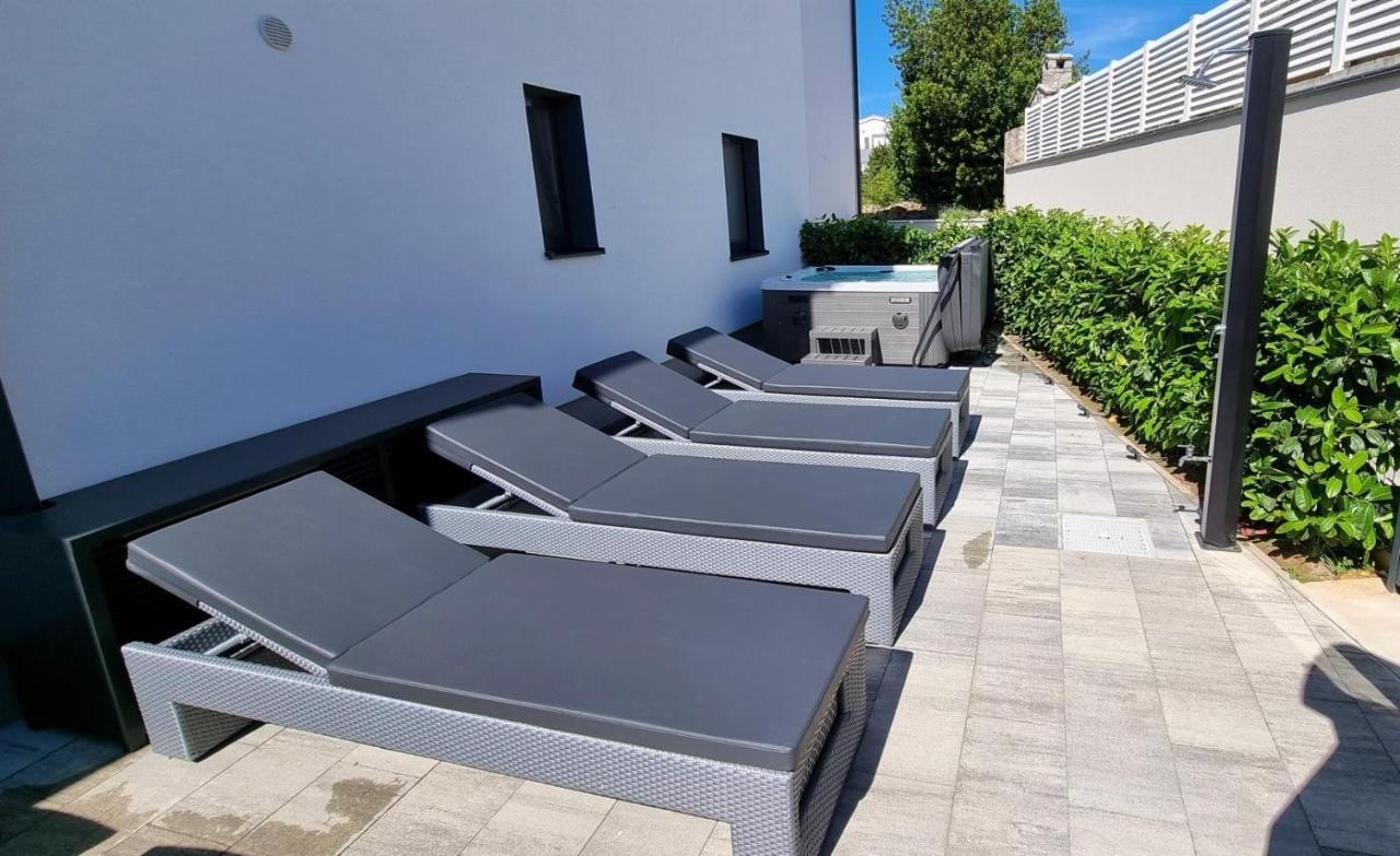 Bartol Luxury Apartments Krk Croatia, With Own Hot Tub - Whirlpool Krk Town Exterior foto