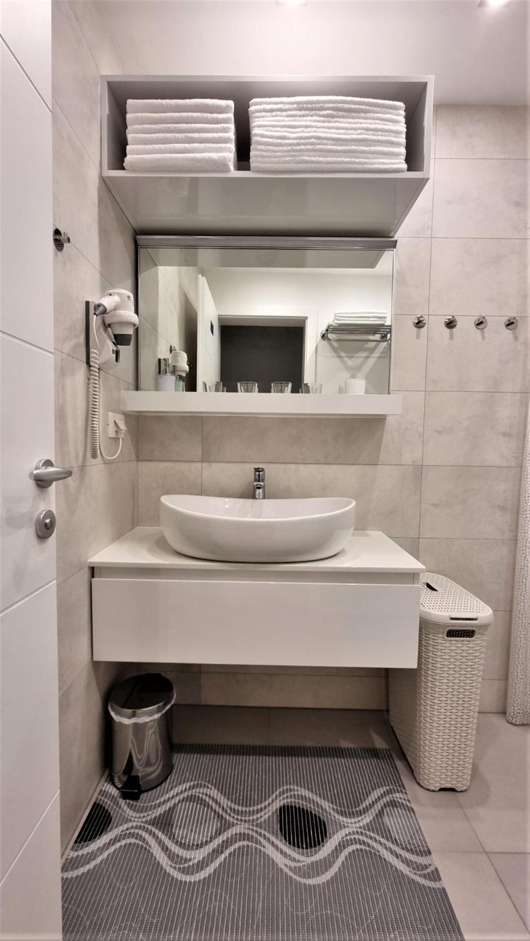 Bartol Luxury Apartments Krk Croatia, With Own Hot Tub - Whirlpool Krk Town Quarto foto